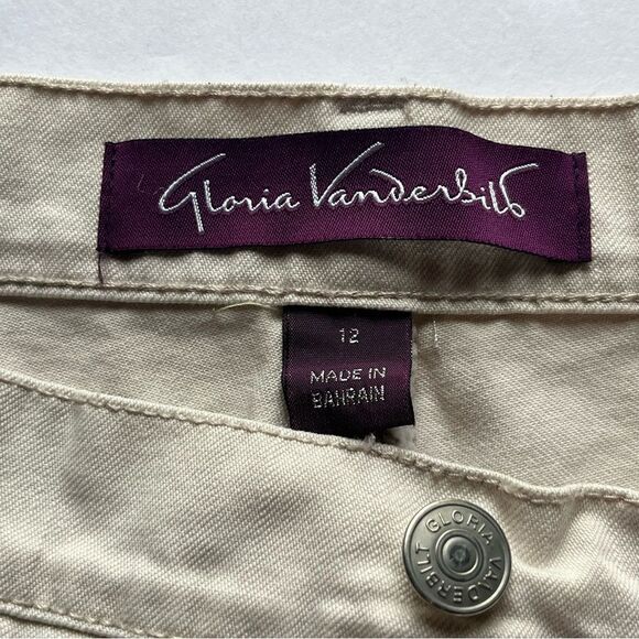 Gloria Vanderbilt Women's Light Tan Capri Pants w Pink Floral Embroidery Size 12 - Picture 3 of 7